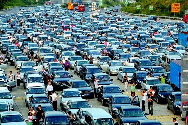 國(guó)慶歸來(lái)，良辰有100種理由讓您備一個(gè)汽車(chē)啟動(dòng)電源！