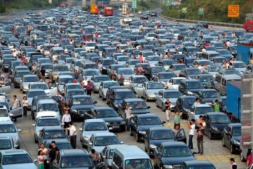 昂佳汽車應(yīng)急啟動(dòng)電源 國(guó)慶高速擁堵